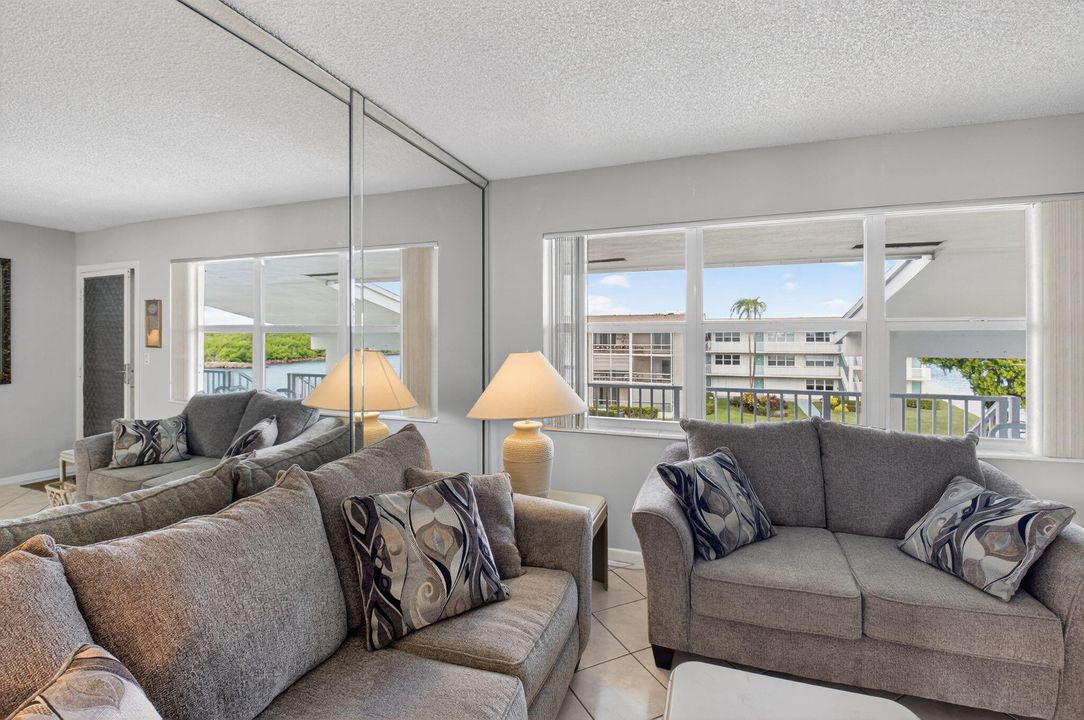 На продажу: $215,000 (1 спален, 1 ванн, 570 Квадратных фут)