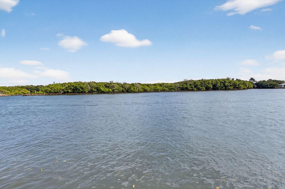 На продажу: $215,000 (1 спален, 1 ванн, 570 Квадратных фут)