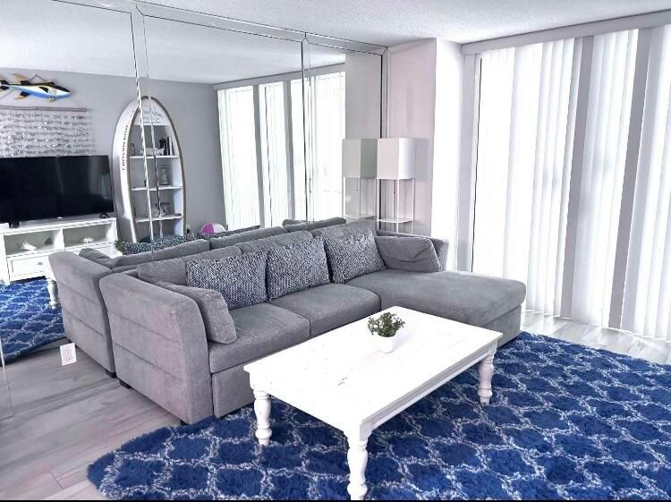 В аренду: $3,300 (2 спален, 2 ванн, 970 Квадратных фут)