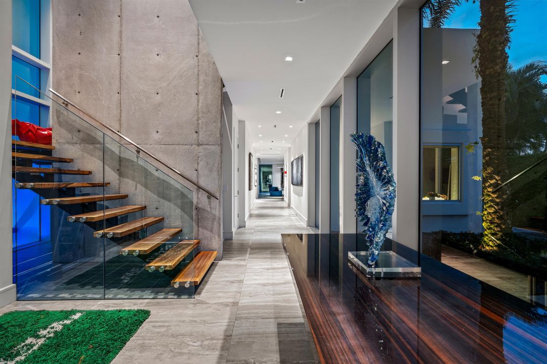 На продажу: $4,690,000 (5 спален, 4 ванн, 5054 Квадратных фут)