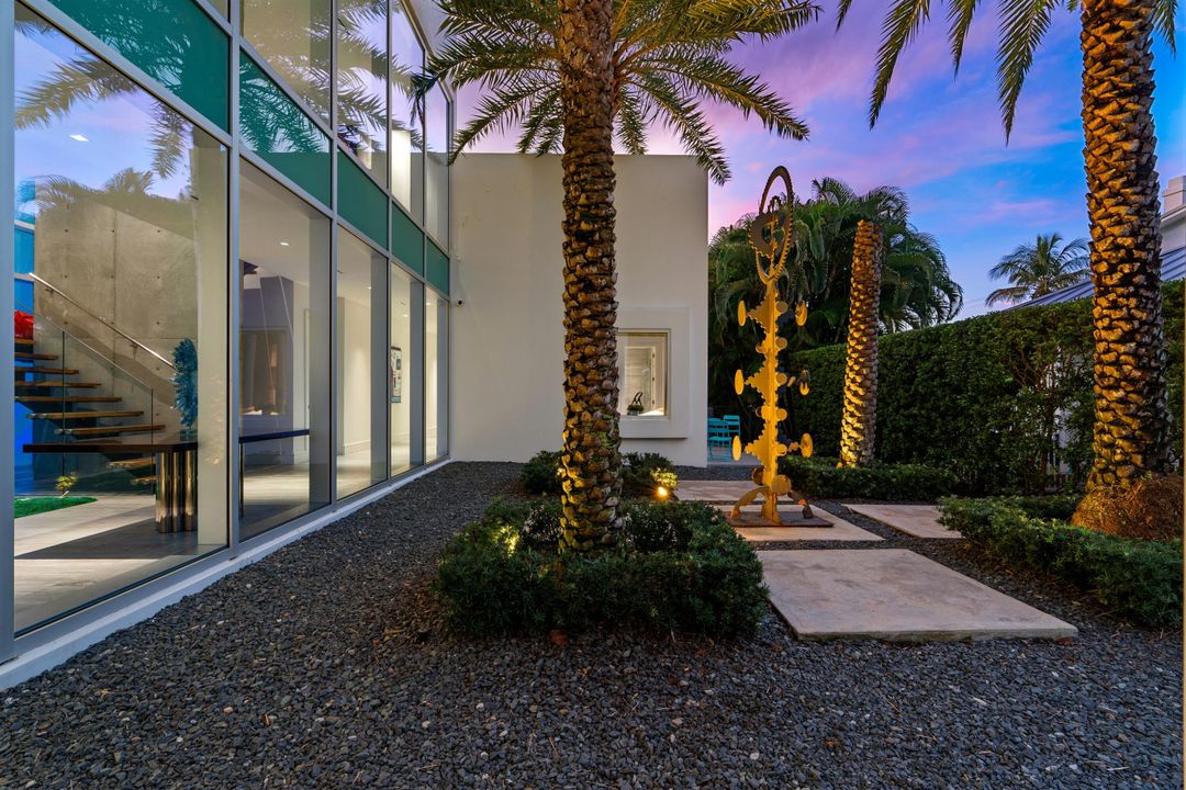 На продажу: $4,690,000 (5 спален, 4 ванн, 5054 Квадратных фут)