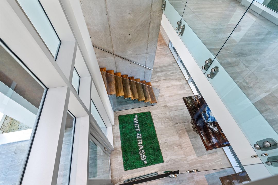 На продажу: $4,690,000 (5 спален, 4 ванн, 5054 Квадратных фут)