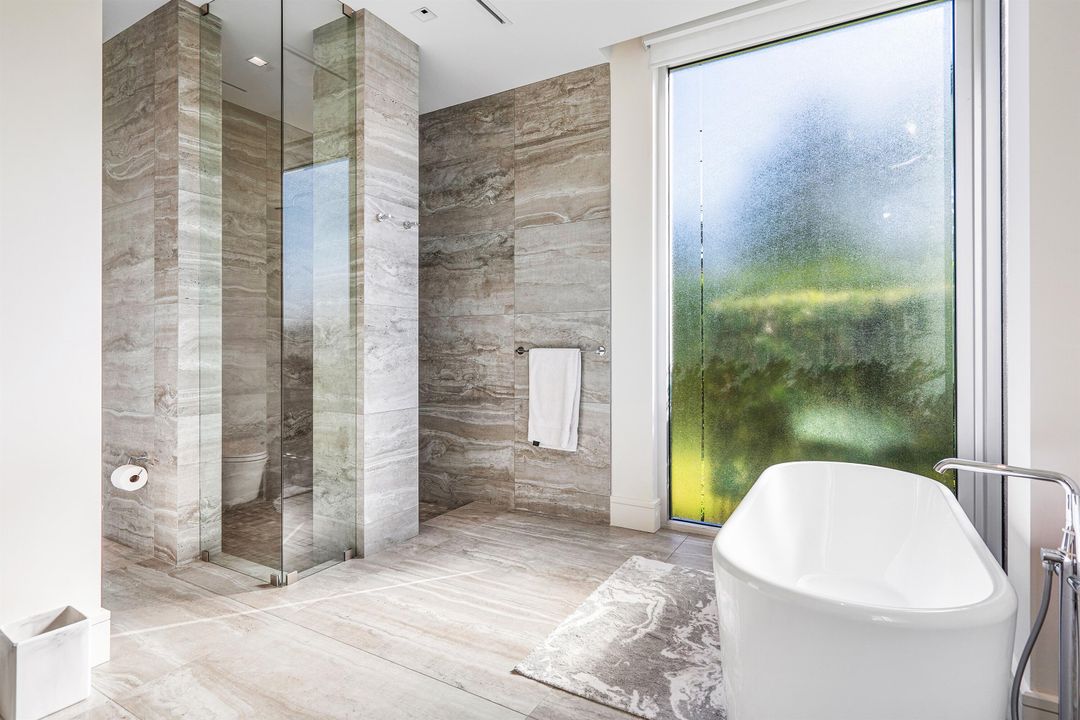 На продажу: $4,690,000 (5 спален, 4 ванн, 5054 Квадратных фут)