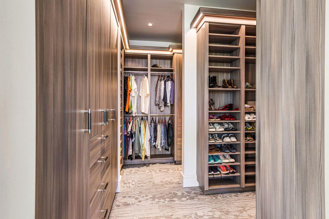 На продажу: $4,690,000 (5 спален, 4 ванн, 5054 Квадратных фут)