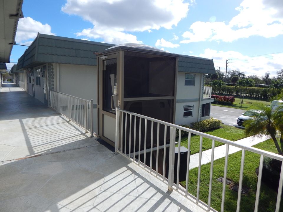 For Sale: $49,500 (1 beds, 1 baths, 720 Square Feet)