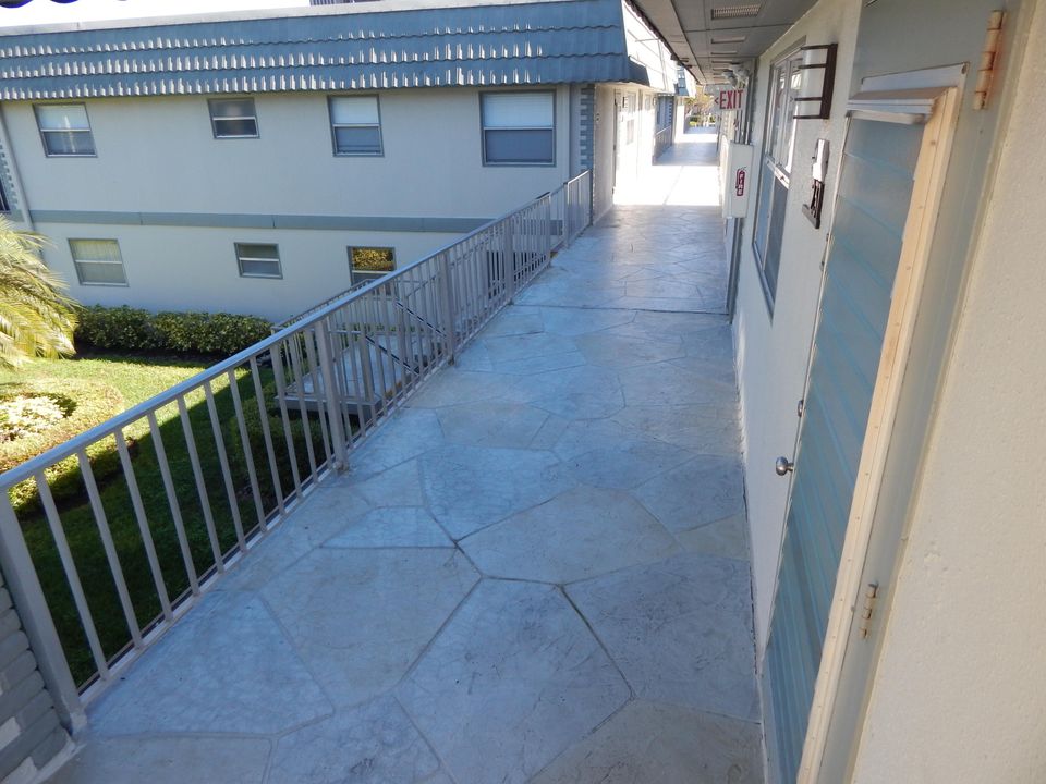 For Sale: $49,500 (1 beds, 1 baths, 720 Square Feet)