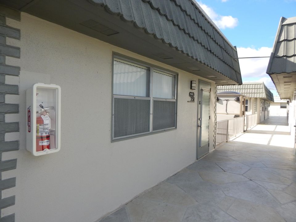 For Sale: $49,500 (1 beds, 1 baths, 720 Square Feet)