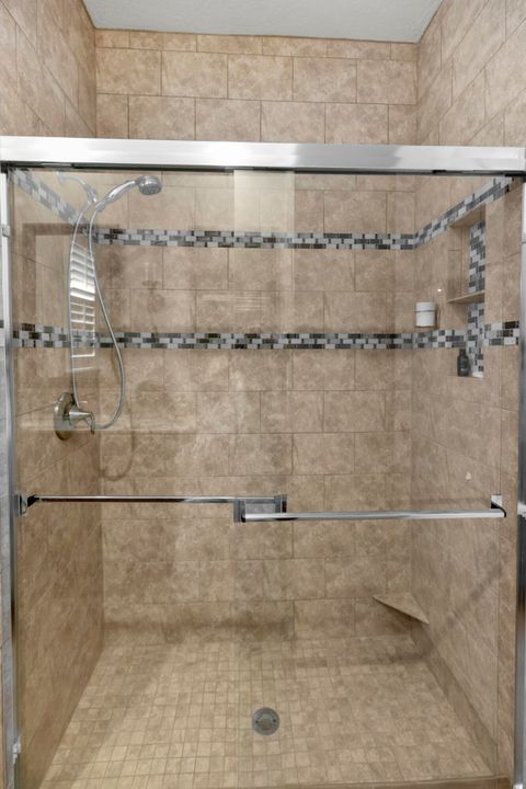 For Rent: $3,400 (3 beds, 2 baths, 2430 Square Feet)