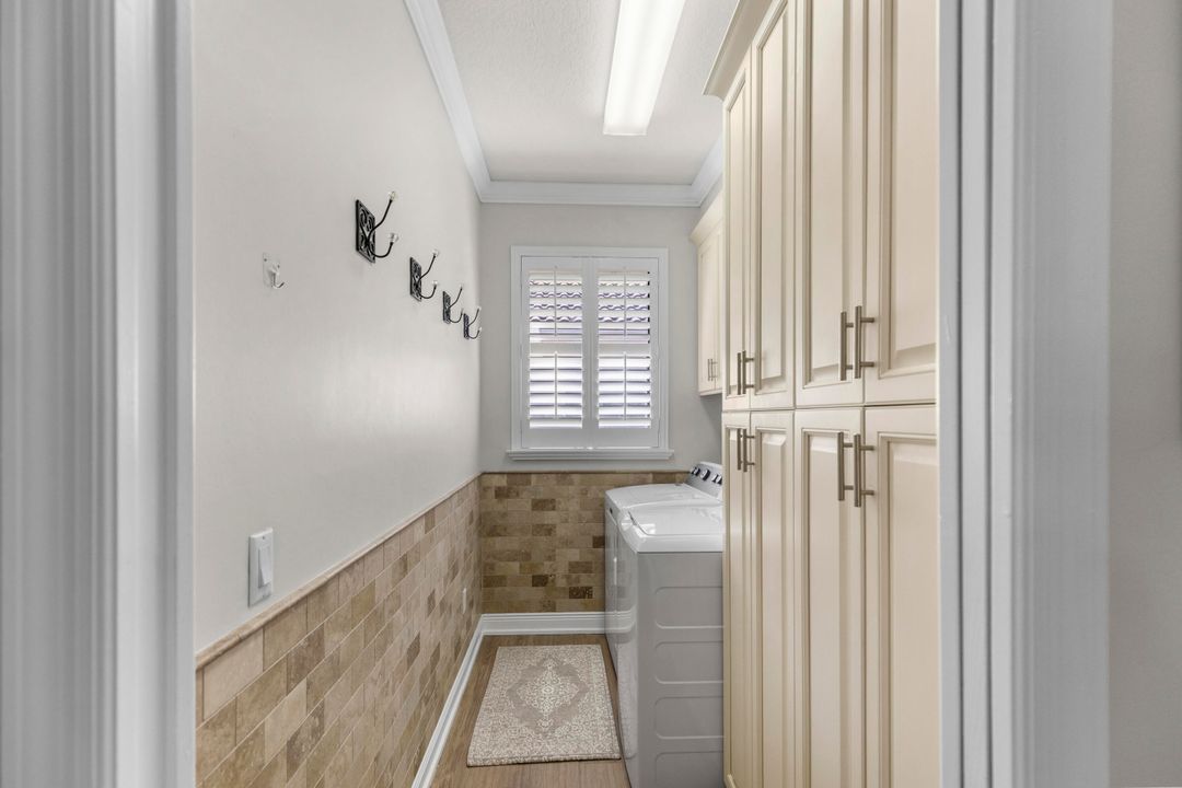 For Rent: $3,400 (3 beds, 2 baths, 2430 Square Feet)