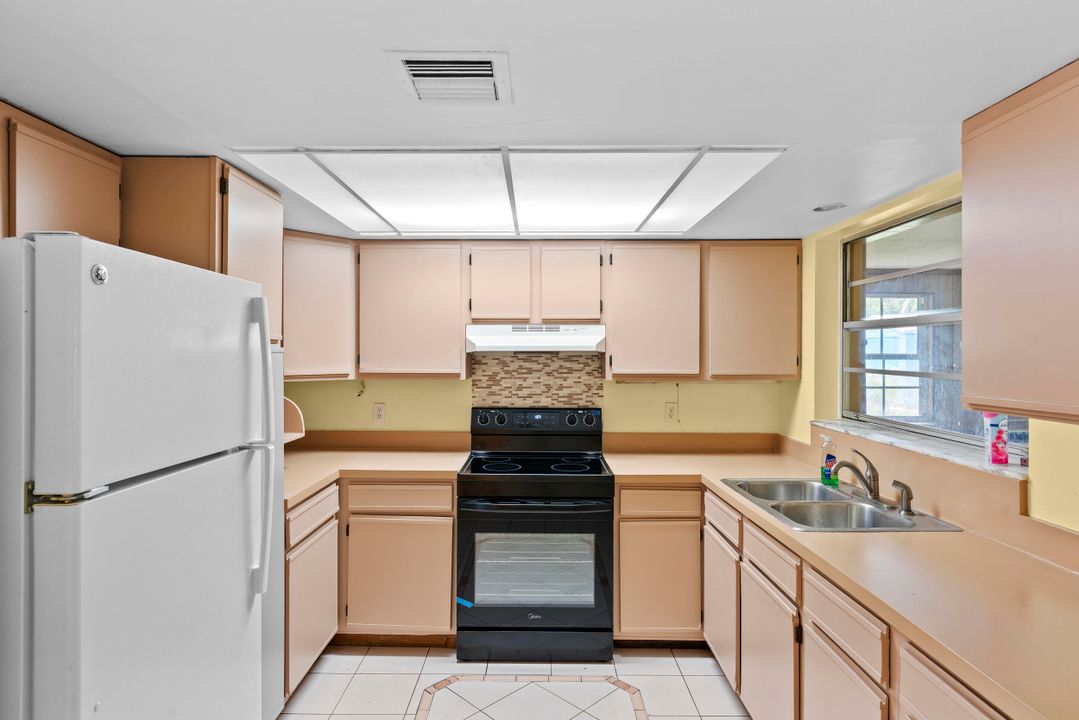 Activo con contrato: $275,000 (3 camas, 2 baños, 1136 Pies cuadrados)