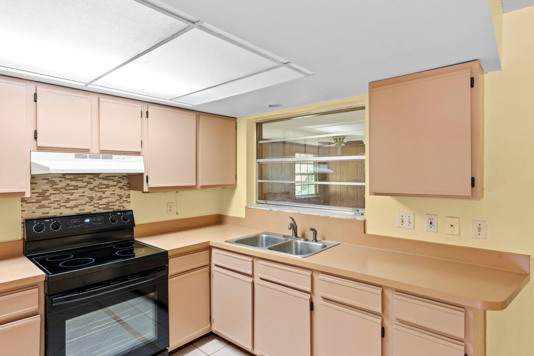 Activo con contrato: $275,000 (3 camas, 2 baños, 1136 Pies cuadrados)