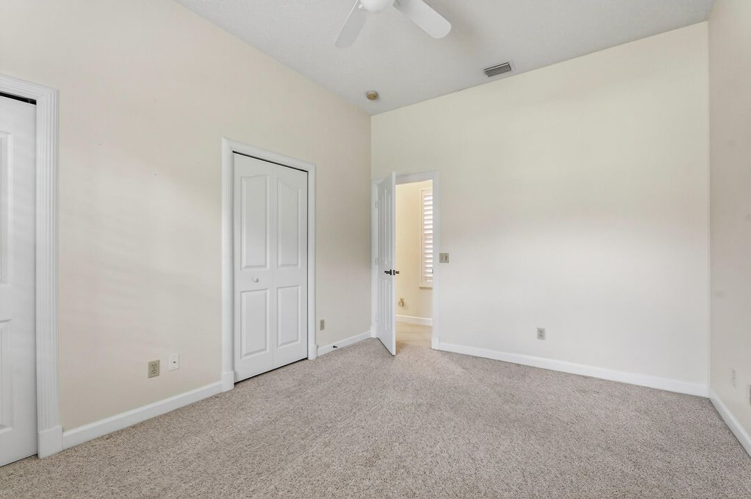 En Venta: $549,000 (3 camas, 2 baños, 2562 Pies cuadrados)