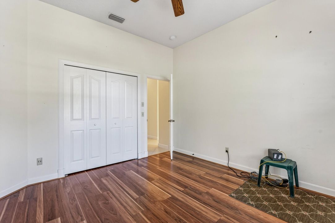 En Venta: $549,000 (3 camas, 2 baños, 2562 Pies cuadrados)