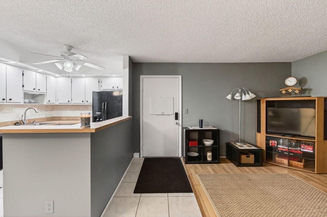 En Renta: $1,995 (2 camas, 2 baños, 940 Pies cuadrados)