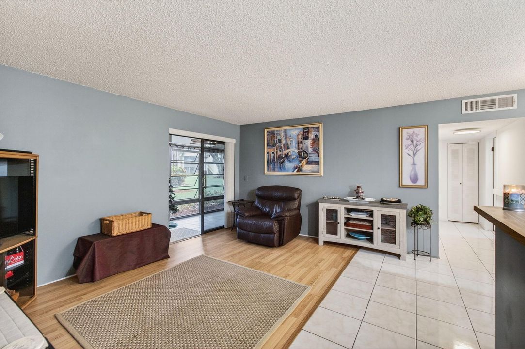 En Renta: $1,995 (2 camas, 2 baños, 940 Pies cuadrados)