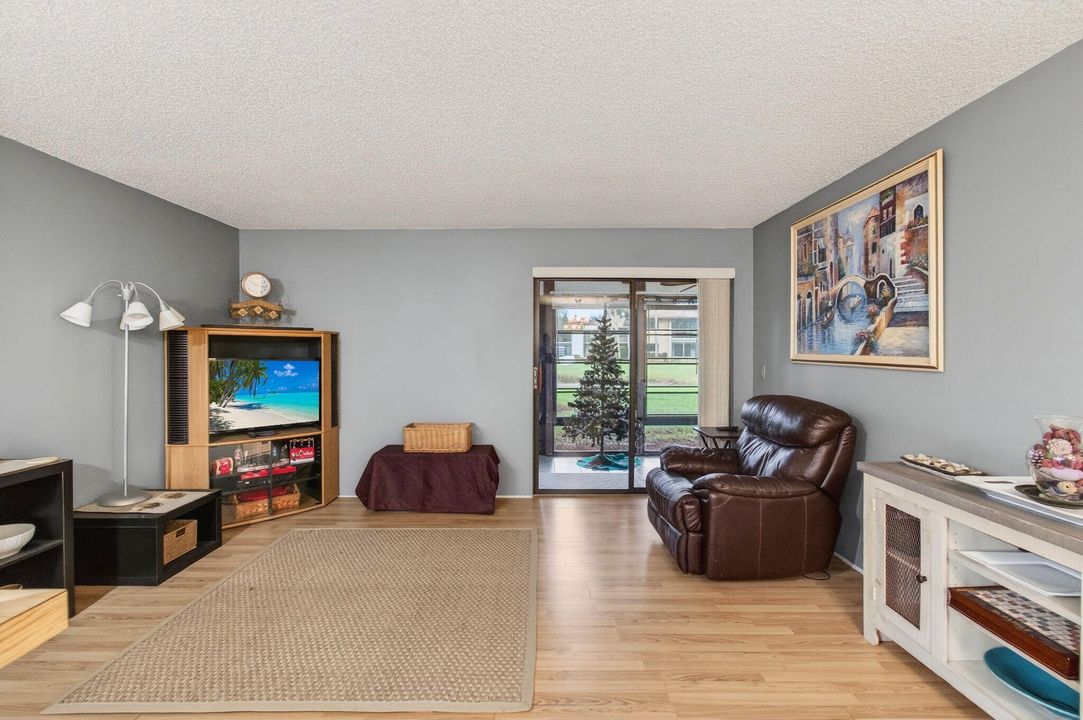 En Renta: $1,995 (2 camas, 2 baños, 940 Pies cuadrados)