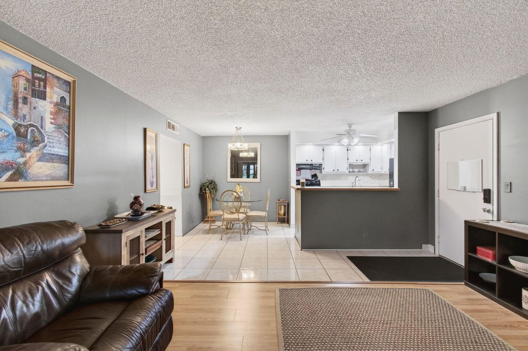 En Renta: $1,995 (2 camas, 2 baños, 940 Pies cuadrados)