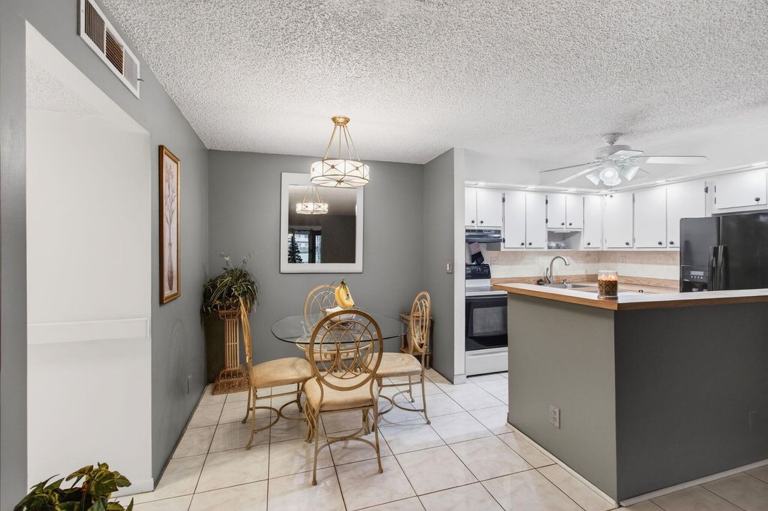 En Renta: $1,995 (2 camas, 2 baños, 940 Pies cuadrados)