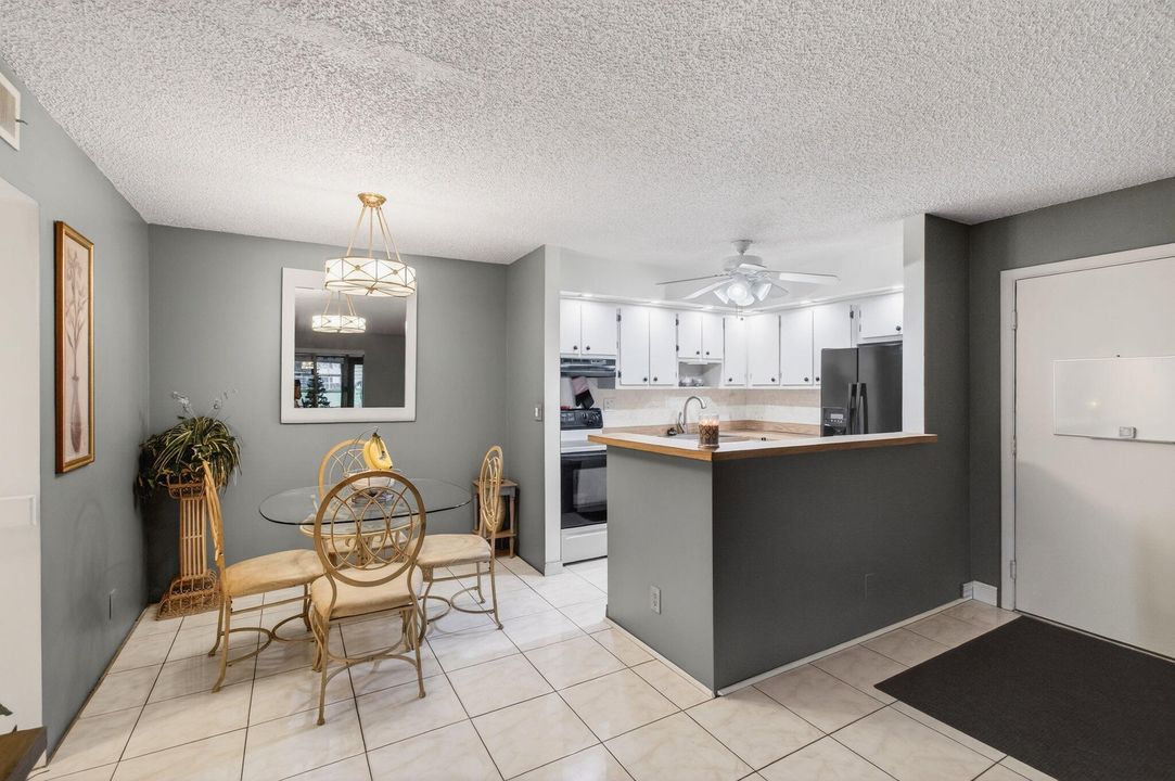 En Renta: $1,995 (2 camas, 2 baños, 940 Pies cuadrados)