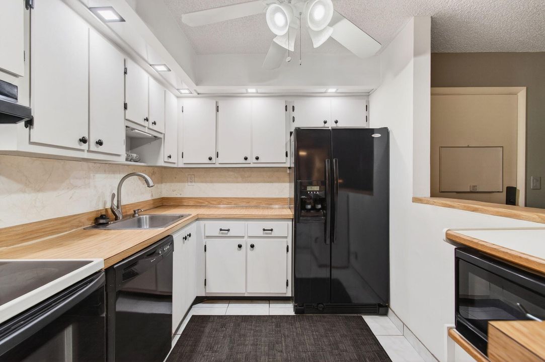 En Renta: $1,995 (2 camas, 2 baños, 940 Pies cuadrados)