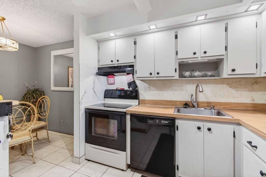 En Renta: $1,995 (2 camas, 2 baños, 940 Pies cuadrados)