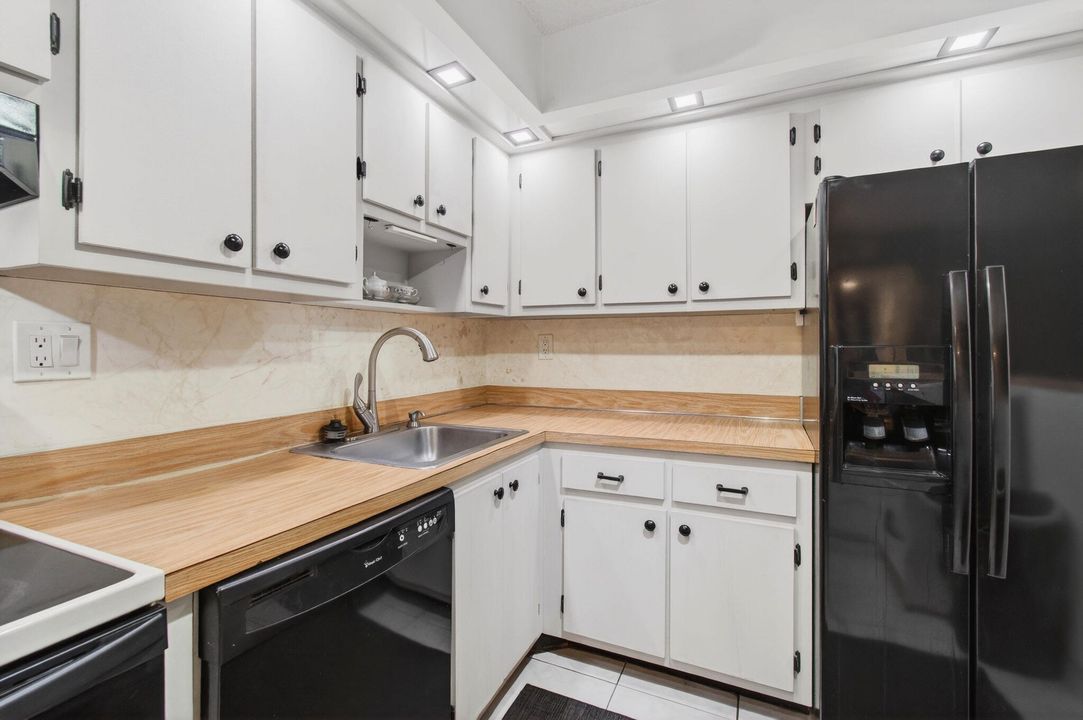 En Renta: $1,995 (2 camas, 2 baños, 940 Pies cuadrados)