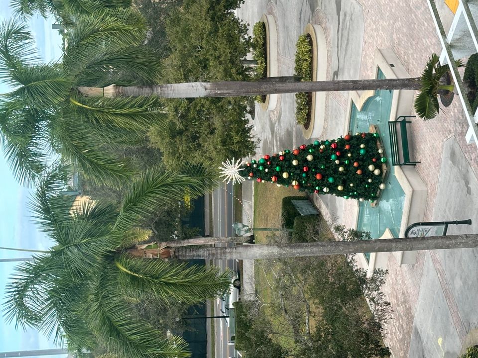 For Rent: $2,600 (2 beds, 1 baths, 968 Square Feet)