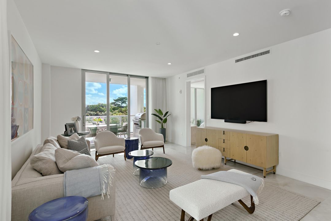 For Rent: $25,000 (3 beds, 3 baths, 2262 Square Feet)