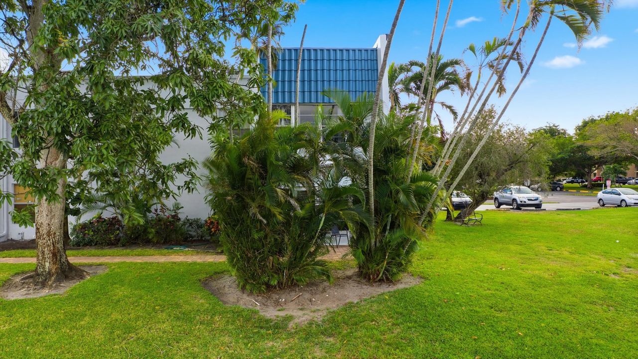 На продажу: $239,000 (2 спален, 2 ванн, 1024 Квадратных фут)