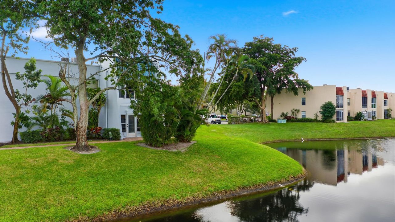 На продажу: $239,000 (2 спален, 2 ванн, 1024 Квадратных фут)