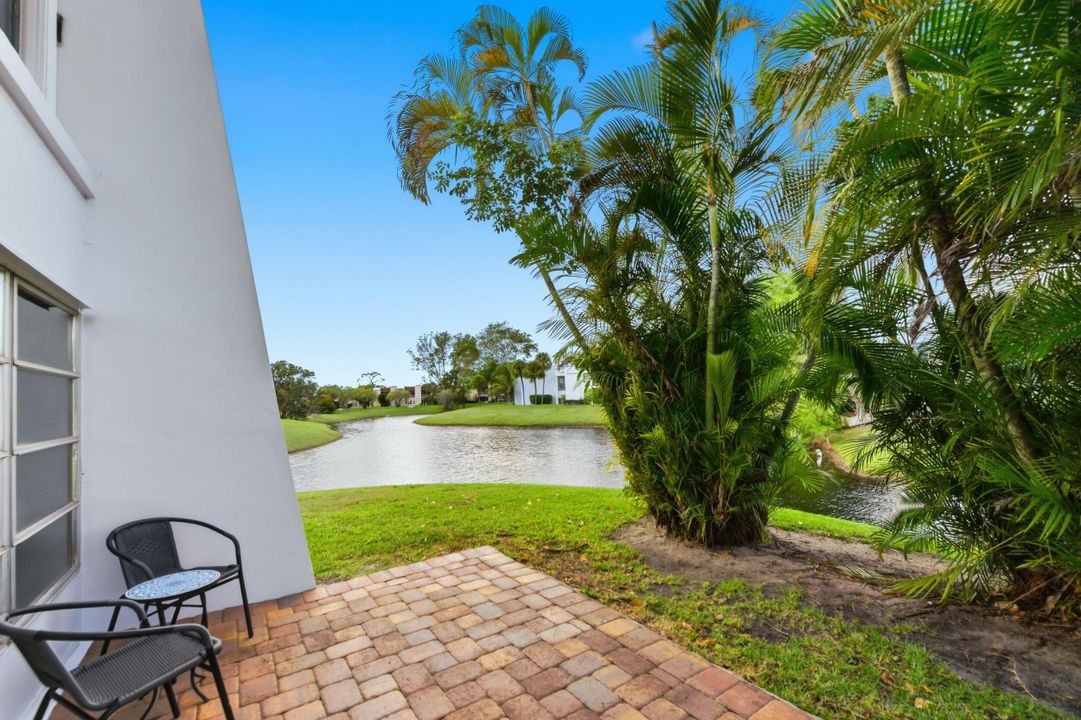 На продажу: $239,000 (2 спален, 2 ванн, 1024 Квадратных фут)