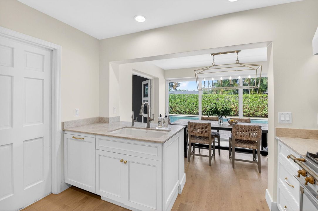 For Sale: $1,445,000 (3 beds, 2 baths, 1786 Square Feet)