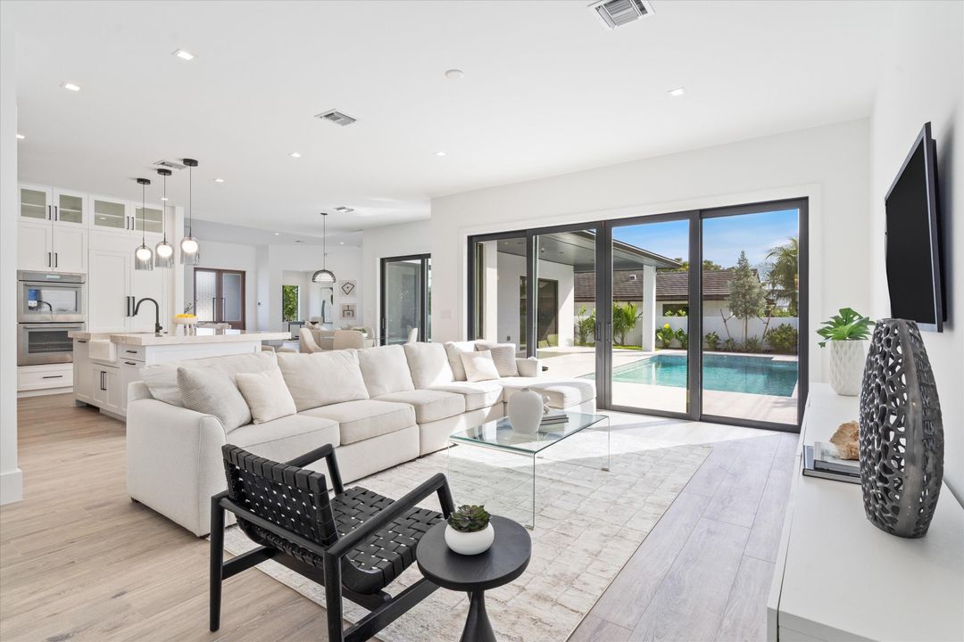 For Sale: $2,499,000 (4 beds, 3 baths, 3193 Square Feet)