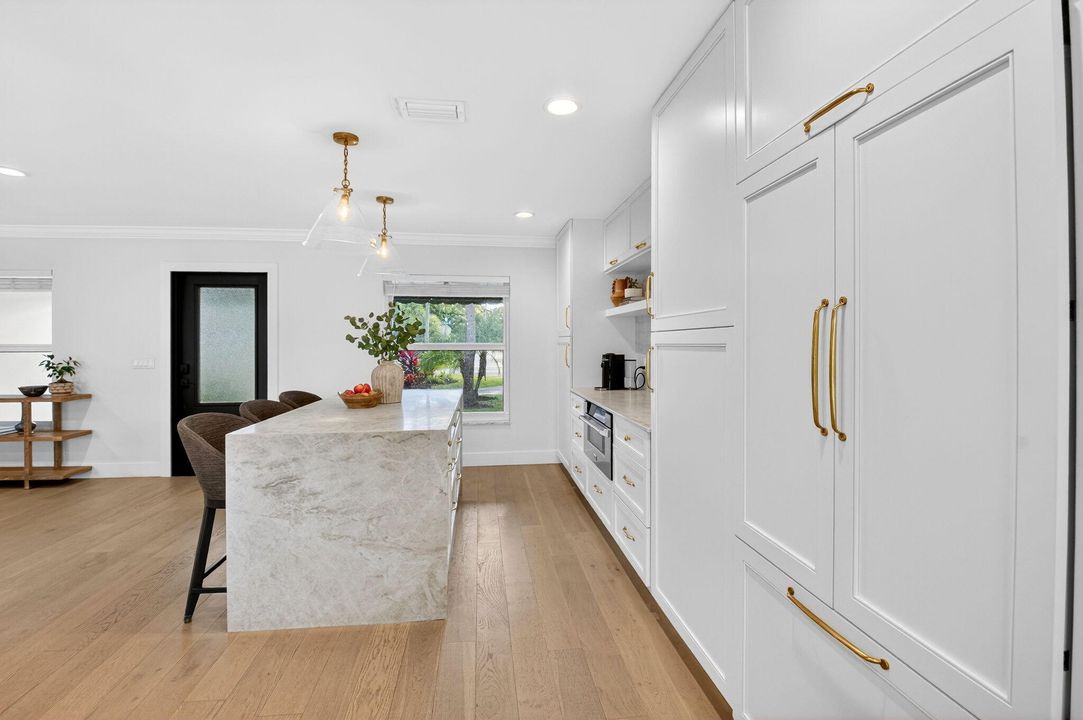 For Sale: $1,445,000 (3 beds, 2 baths, 1786 Square Feet)