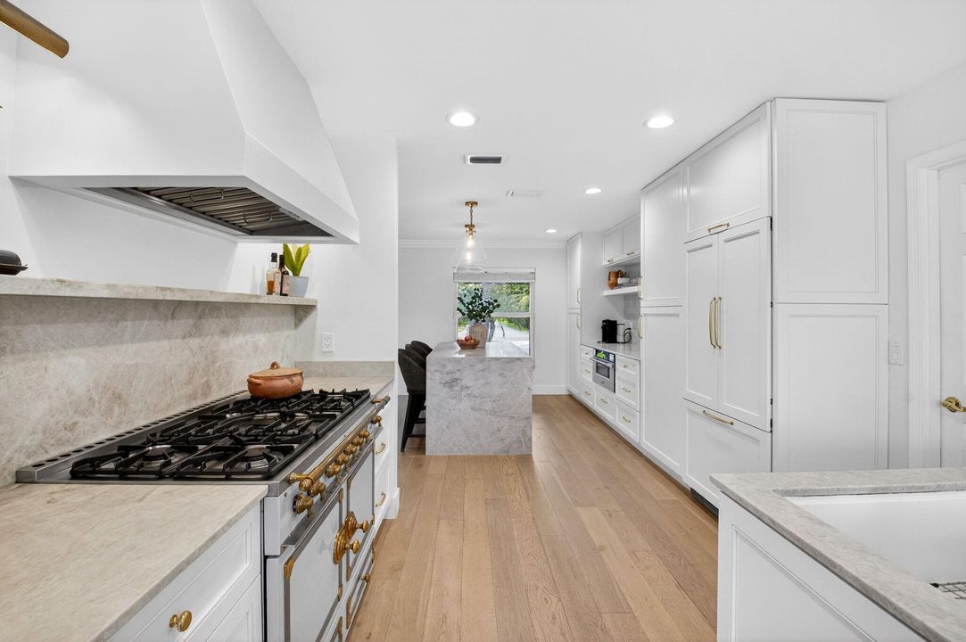 For Sale: $1,445,000 (3 beds, 2 baths, 1786 Square Feet)