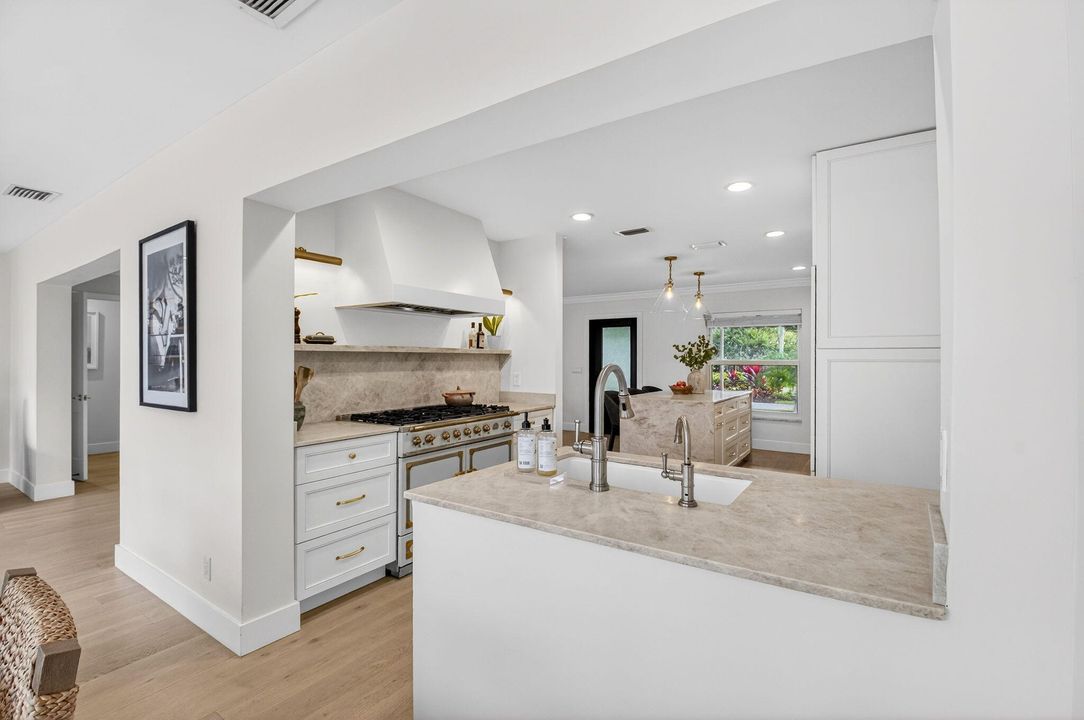 For Sale: $1,445,000 (3 beds, 2 baths, 1786 Square Feet)