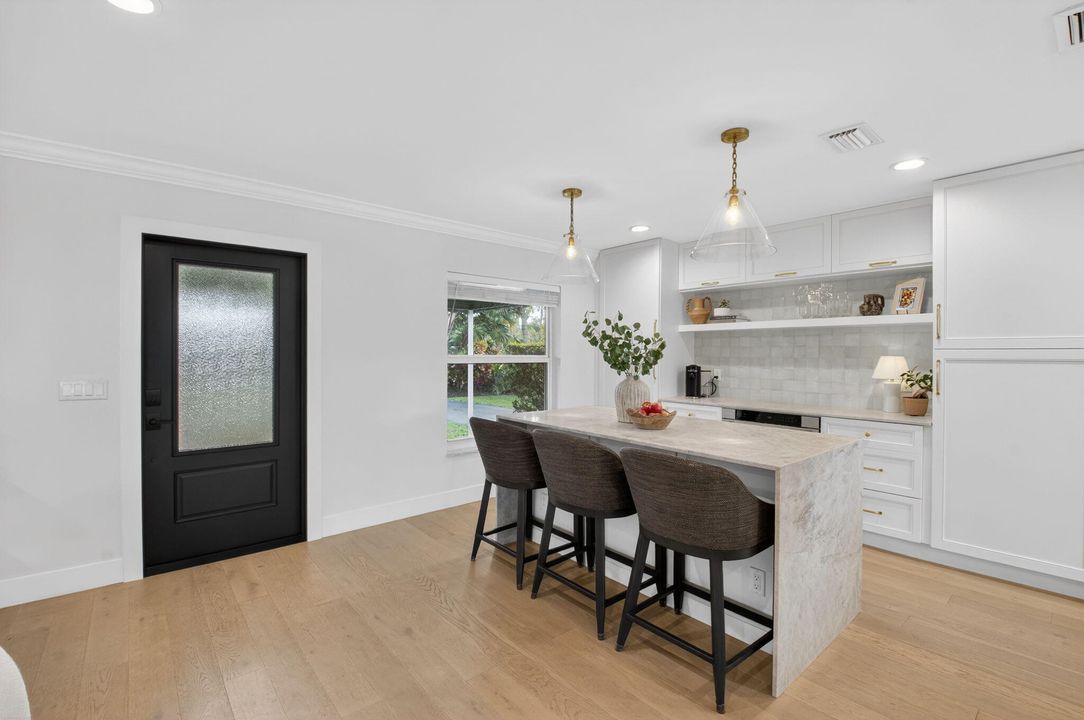 For Sale: $1,445,000 (3 beds, 2 baths, 1786 Square Feet)