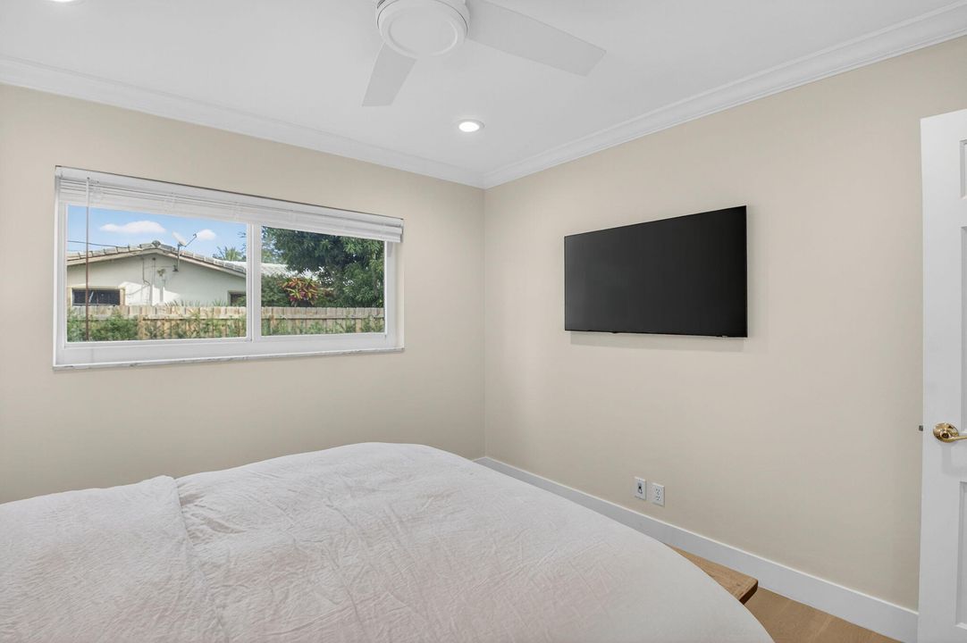 For Sale: $1,445,000 (3 beds, 2 baths, 1786 Square Feet)