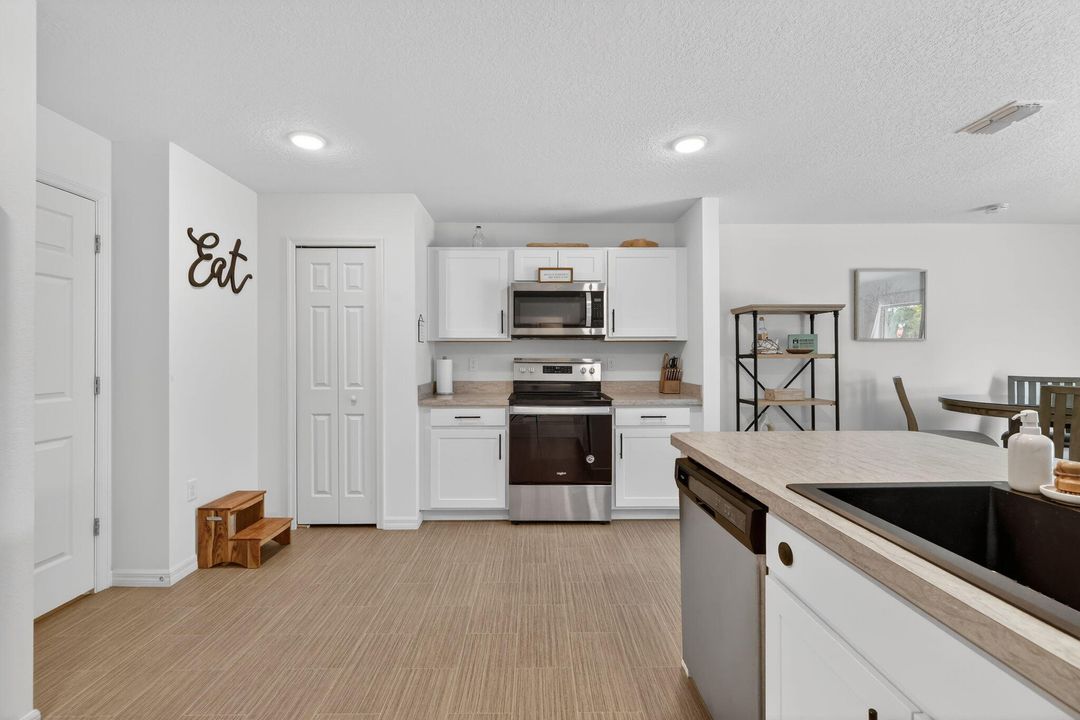 For Sale: $409,000 (4 beds, 2 baths, 1796 Square Feet)