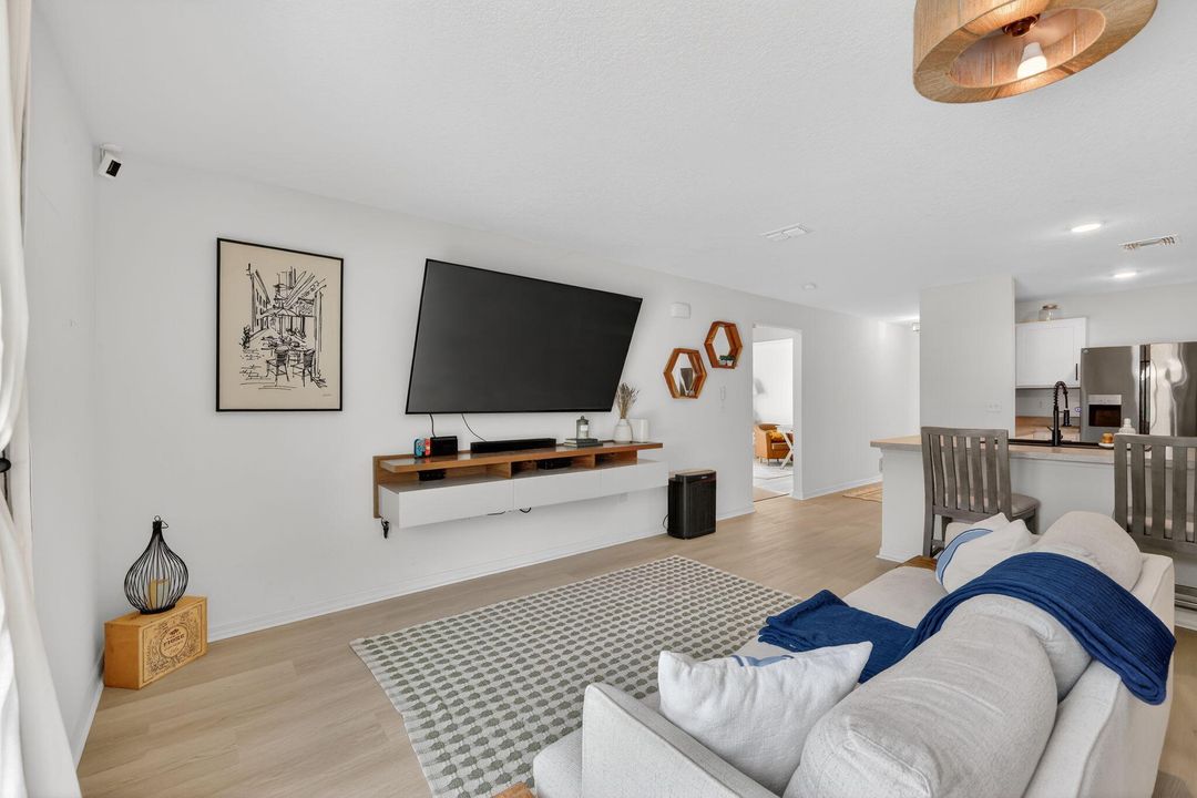 For Sale: $409,000 (4 beds, 2 baths, 1796 Square Feet)