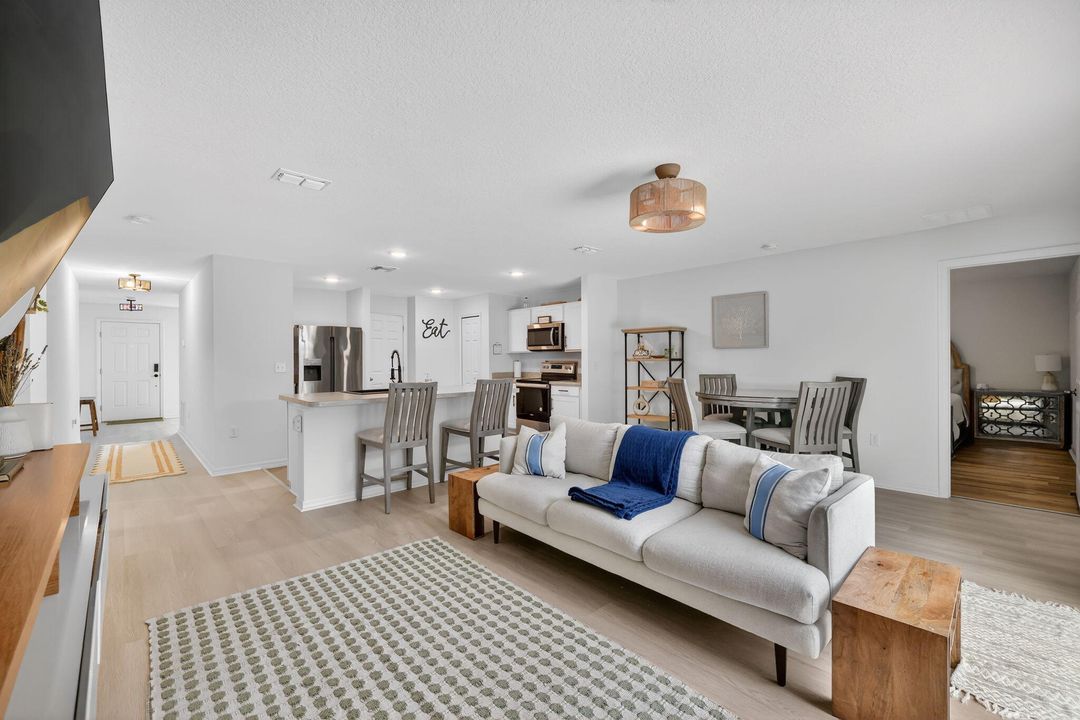 For Sale: $409,000 (4 beds, 2 baths, 1796 Square Feet)