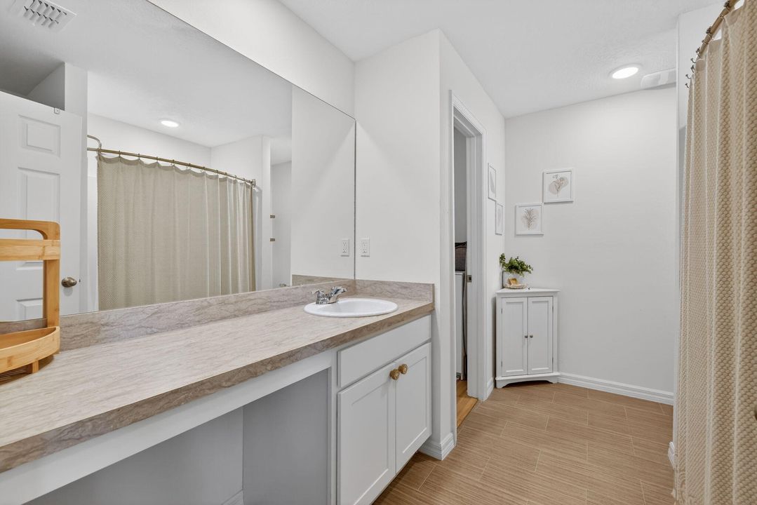 For Sale: $409,000 (4 beds, 2 baths, 1796 Square Feet)