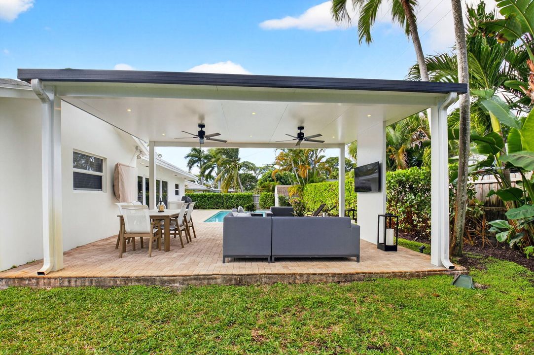 For Sale: $1,445,000 (3 beds, 2 baths, 1786 Square Feet)