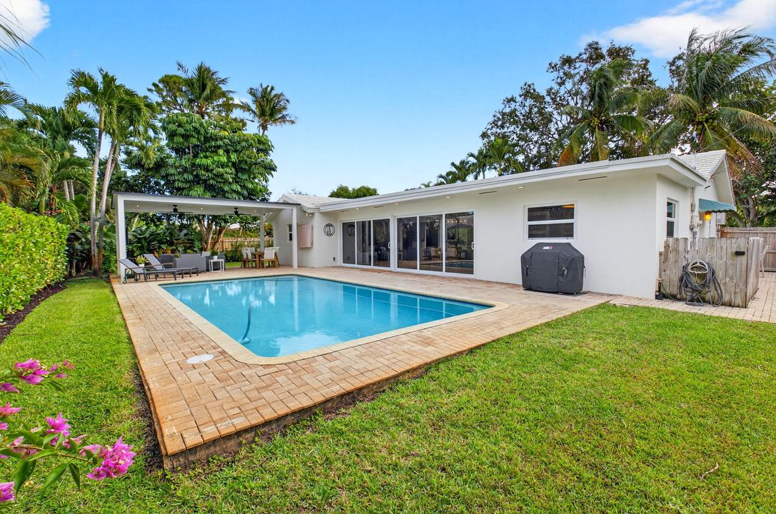 For Sale: $1,445,000 (3 beds, 2 baths, 1786 Square Feet)