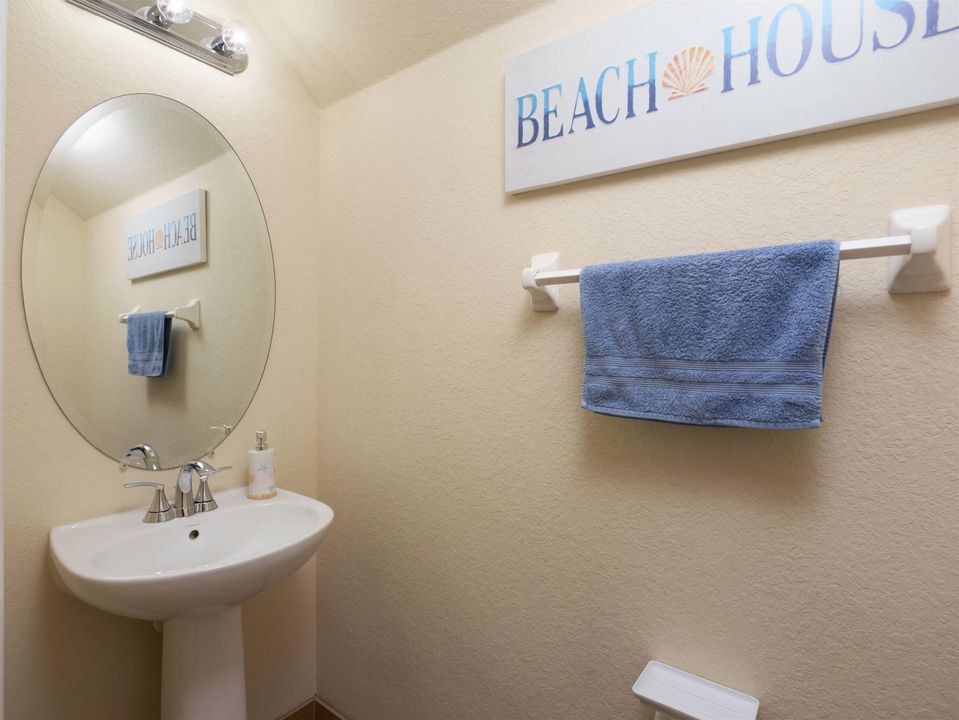 На продажу: $349,900 (3 спален, 2 ванн, 1753 Квадратных фут)