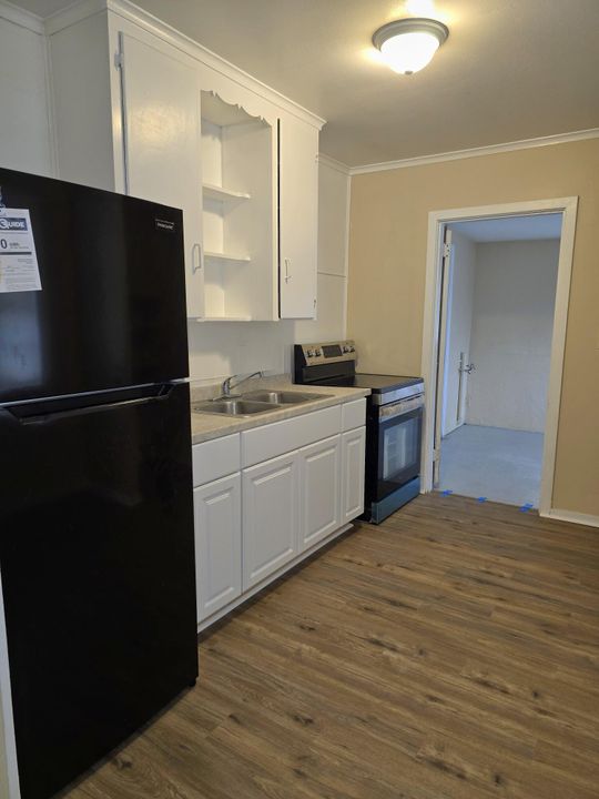 For Rent: $1,600 (2 beds, 1 baths, 720 Square Feet)