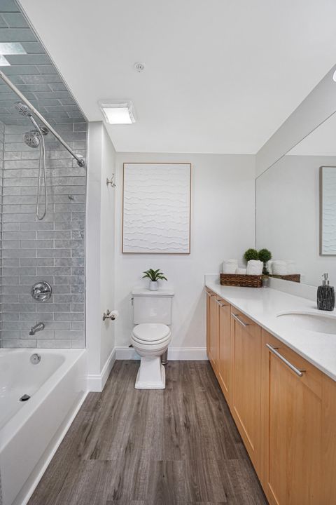 For Sale: $549,000 (2 beds, 2 baths, 1246 Square Feet)