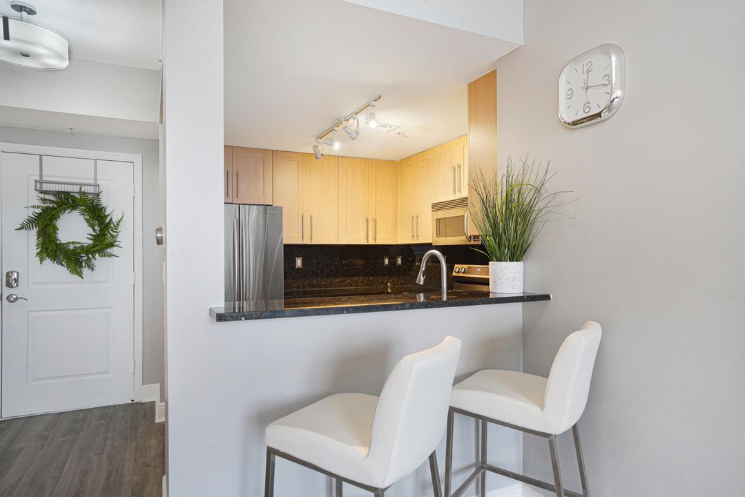 For Sale: $549,000 (2 beds, 2 baths, 1246 Square Feet)