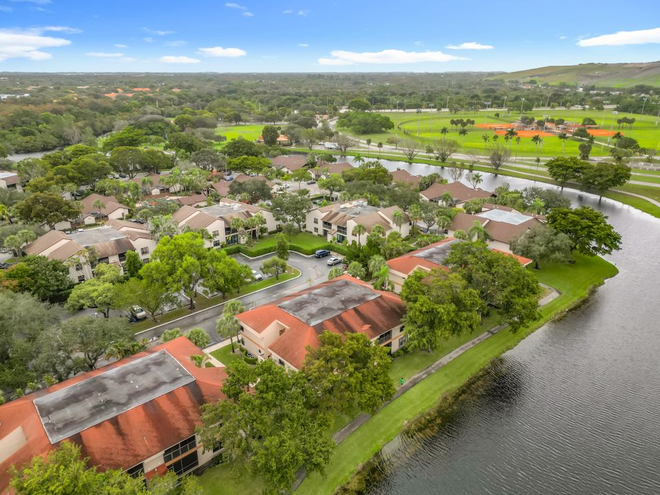 В аренду: $2,350 (3 спален, 2 ванн, 1120 Квадратных фут)