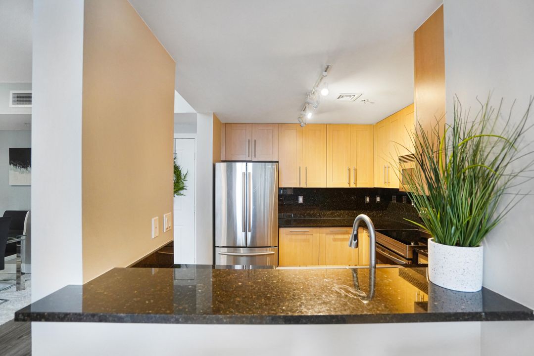 For Sale: $549,000 (2 beds, 2 baths, 1246 Square Feet)